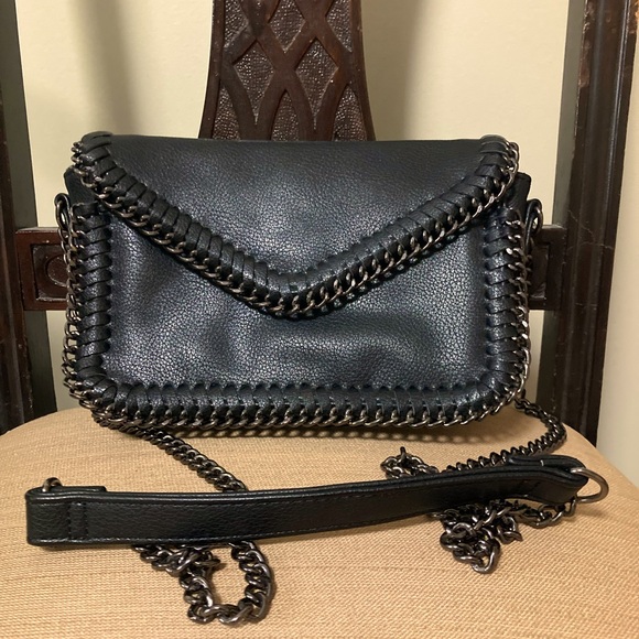 Sondra Roberts handbag with chain detail - Picture 1 of 4